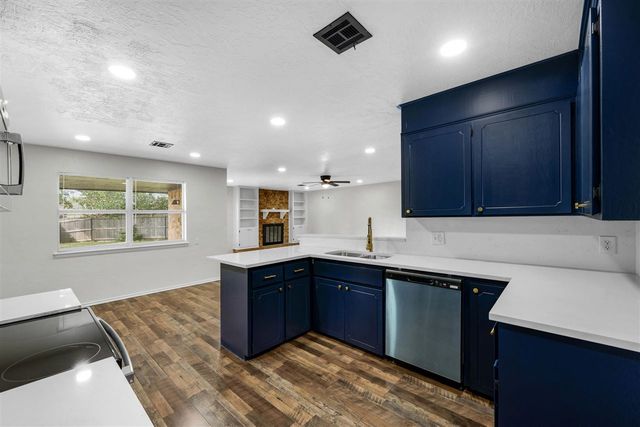 7202 NW Willow Creek Dr, Lawton, OK 73505