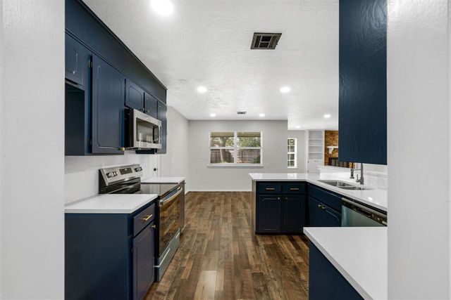 7202 NW Willow Creek Dr, Lawton, OK 73505