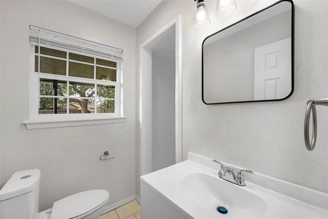 7202 NW Willow Creek Dr, Lawton, OK 73505