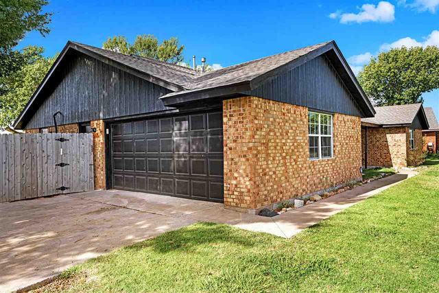 7202 NW Willow Creek Dr, Lawton, OK 73505