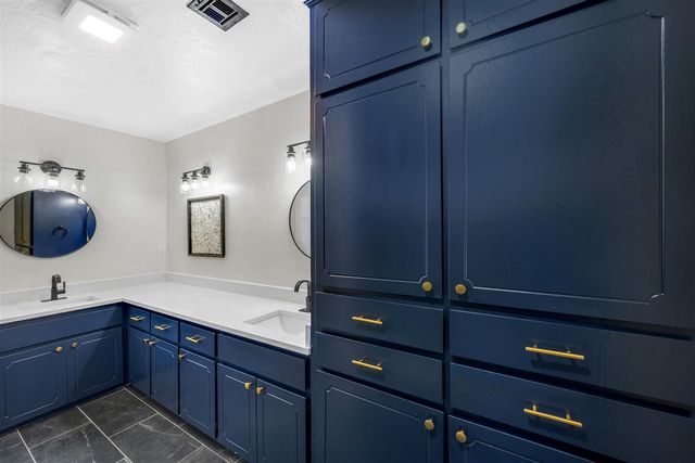 7202 NW Willow Creek Dr, Lawton, OK 73505