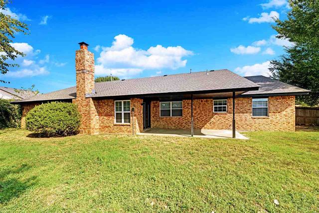 7202 NW Willow Creek Dr, Lawton, OK 73505