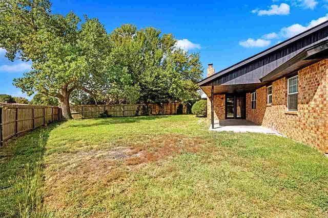 7202 NW Willow Creek Dr, Lawton, OK 73505