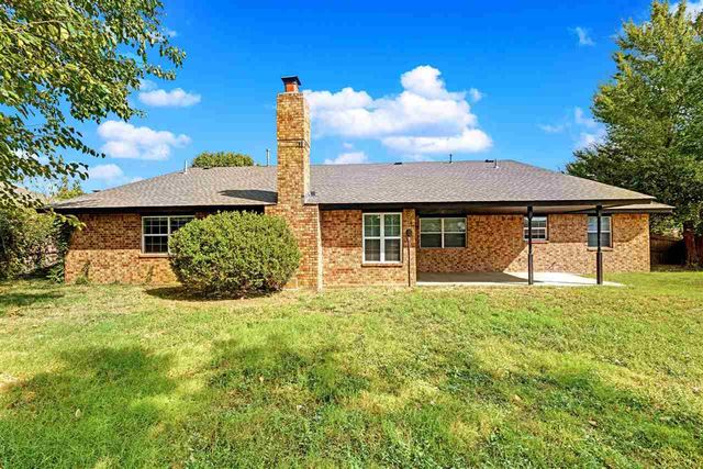 7202 NW Willow Creek Dr, Lawton, OK 73505