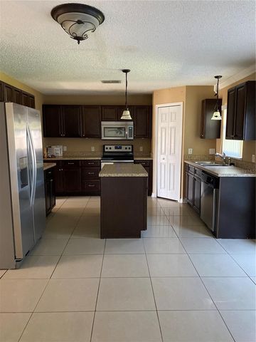 1994 PERIDOT CIRCLE, Kissimmee, FL 34743