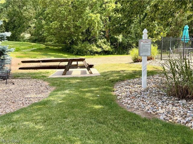 9995 Independence Drive 8B, North Royalton, OH 44133