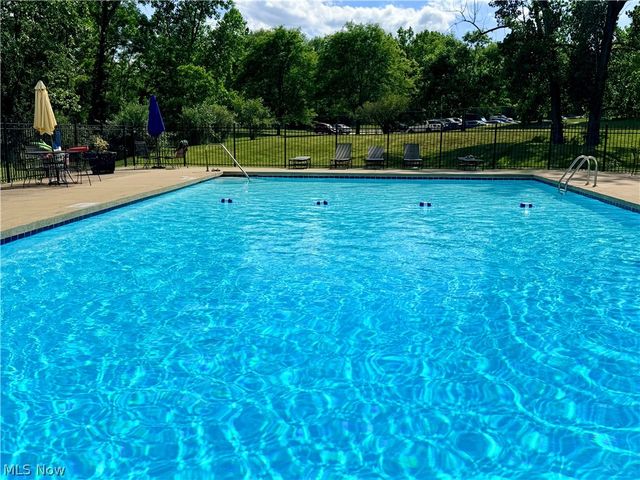 9995 Independence Drive 8B, North Royalton, OH 44133
