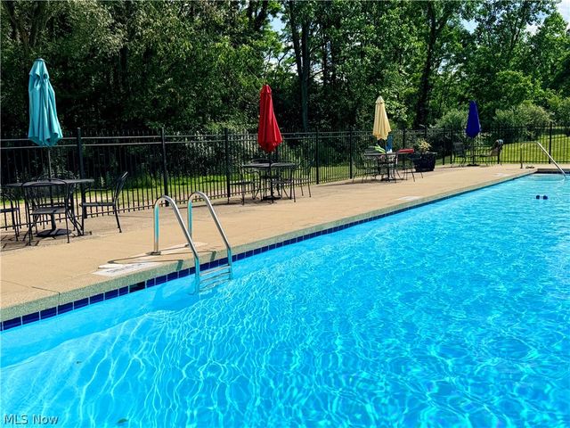 9995 Independence Drive 8B, North Royalton, OH 44133