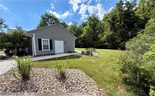 9995 Independence Drive 8B, North Royalton, OH 44133