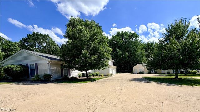 9995 Independence Drive 8B, North Royalton, OH 44133