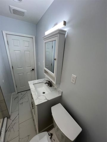 24607 Cunningham Avenue, Warren, MI 48091