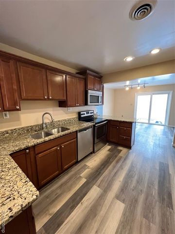 24607 Cunningham Avenue, Warren, MI 48091