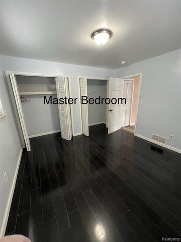 24607 Cunningham Avenue, Warren, MI 48091