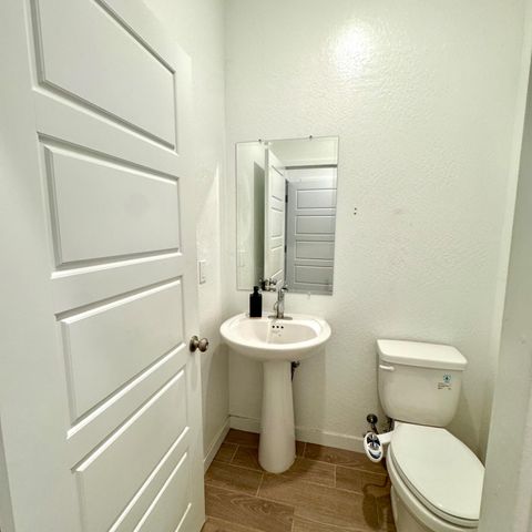 7012 W Donner Avenue, Fresno, CA 93723