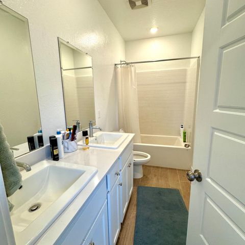 7012 W Donner Avenue, Fresno, CA 93723