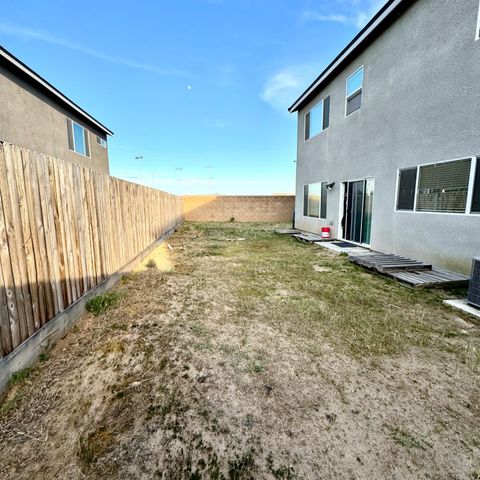 7012 W Donner Avenue, Fresno, CA 93723