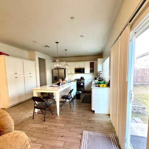 7012 W Donner Avenue, Fresno, CA 93723