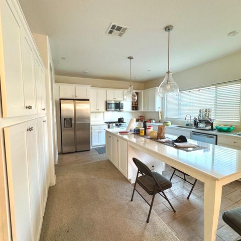 7012 W Donner Avenue, Fresno, CA 93723