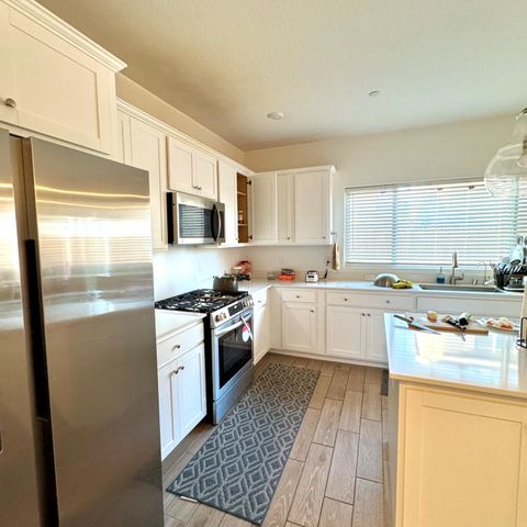 7012 W Donner Avenue, Fresno, CA 93723