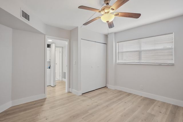 3590 Via Poinciana 501, Lake Worth, FL 33467