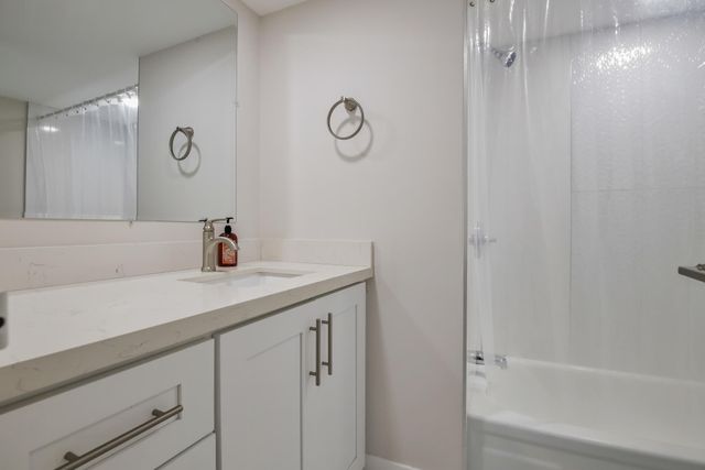 3590 Via Poinciana 501, Lake Worth, FL 33467