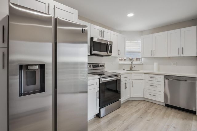 3590 Via Poinciana 501, Lake Worth, FL 33467