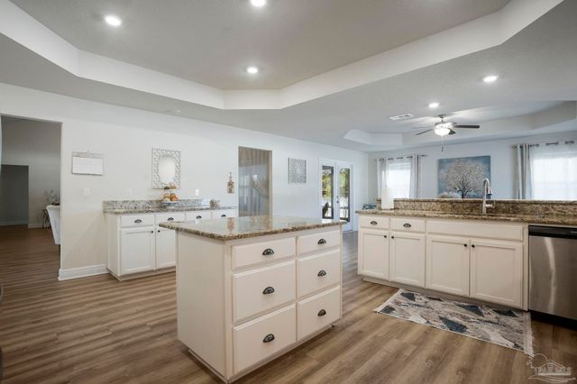 2957 Pga Blvd, Navarre, FL 32566