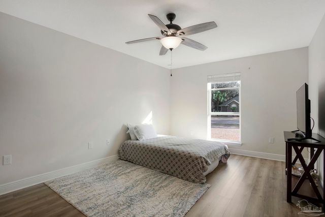 2957 Pga Blvd, Navarre, FL 32566