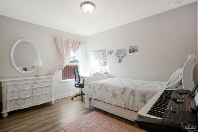 2957 Pga Blvd, Navarre, FL 32566