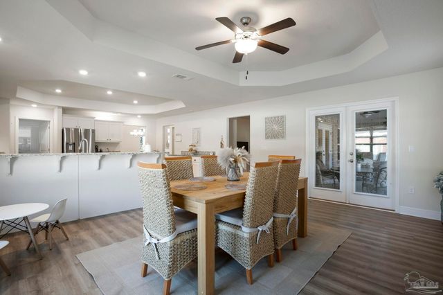 2957 Pga Blvd, Navarre, FL 32566