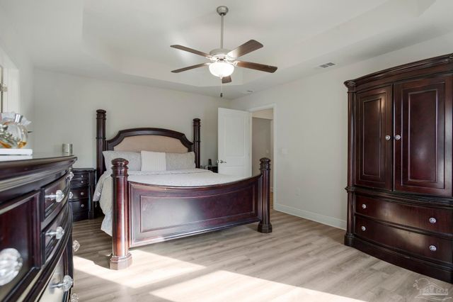 2957 Pga Blvd, Navarre, FL 32566