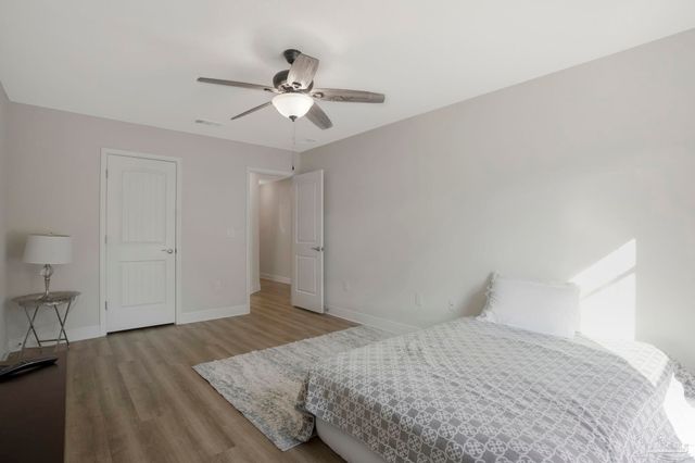 2957 Pga Blvd, Navarre, FL 32566