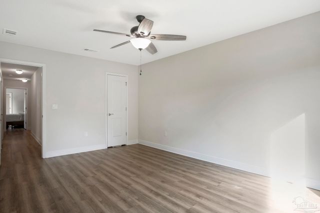 2957 Pga Blvd, Navarre, FL 32566