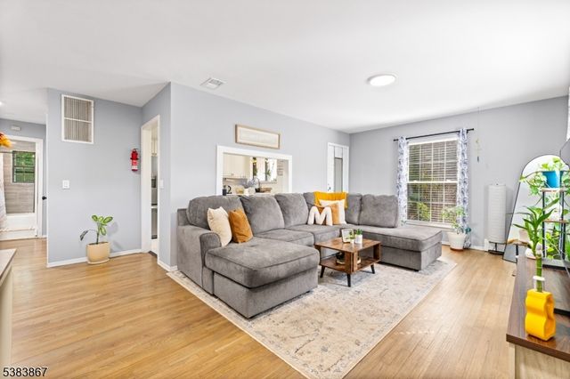 323 Gill Ln 7B, Woodbridge Twp., NJ 08830