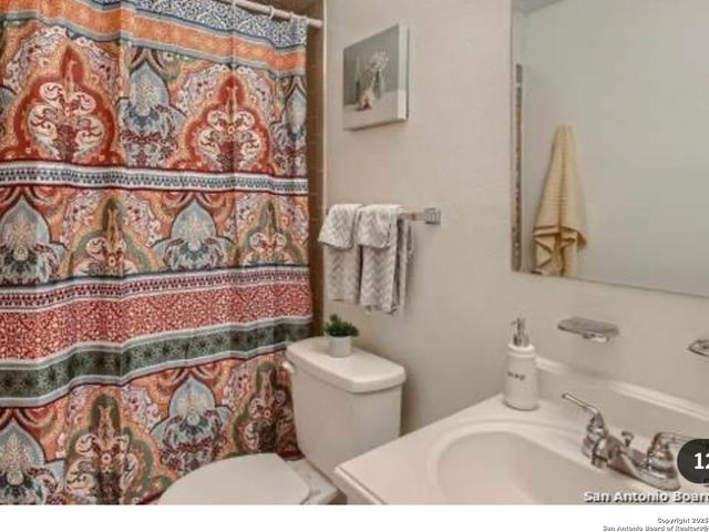 923 Vance Jackson Rd Apt 1210, San Antonio, TX 78201