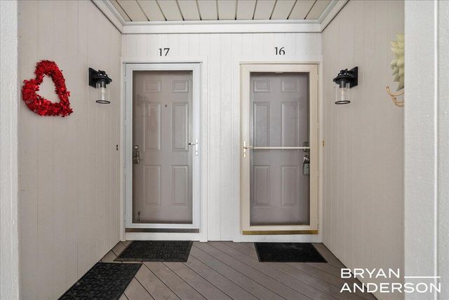 810 S Harbor Drive 16, Grand Haven, MI 49417
