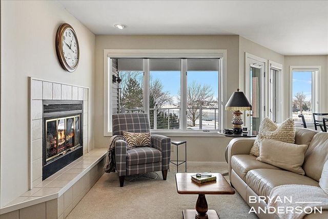 810 S Harbor Drive 16, Grand Haven, MI 49417