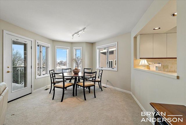 810 S Harbor Drive 16, Grand Haven, MI 49417