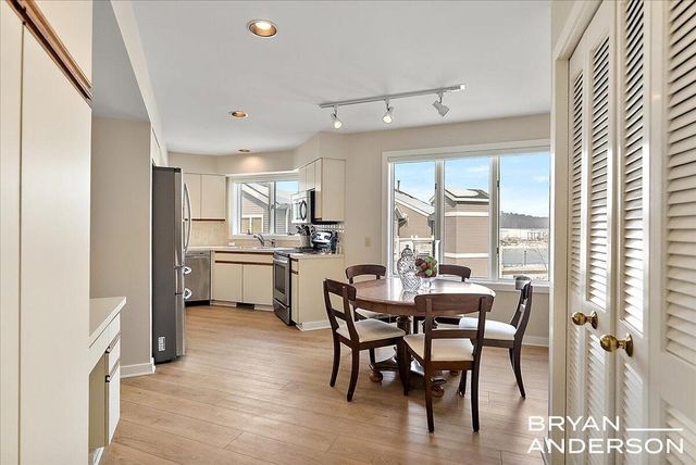 810 S Harbor Drive 16, Grand Haven, MI 49417