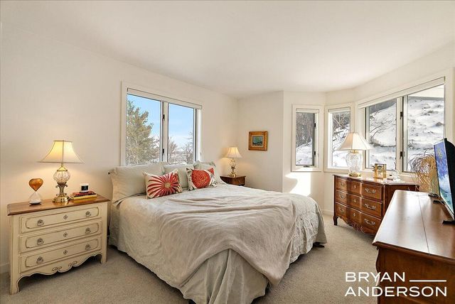 810 S Harbor Drive 16, Grand Haven, MI 49417