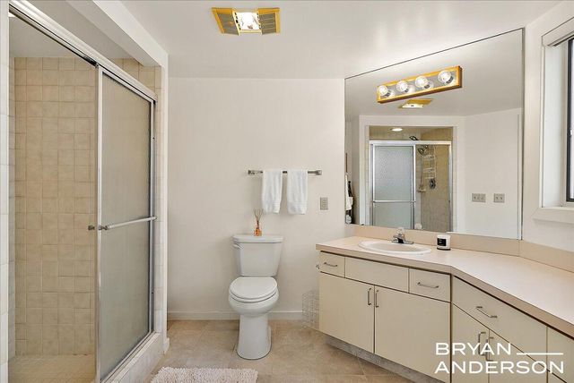 810 S Harbor Drive 16, Grand Haven, MI 49417