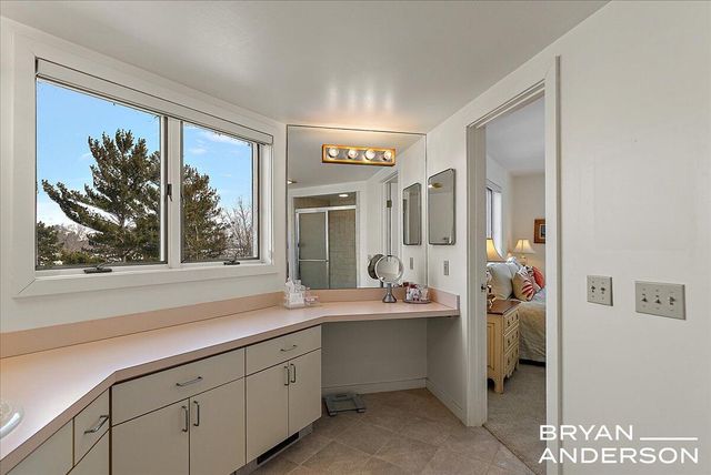 810 S Harbor Drive 16, Grand Haven, MI 49417