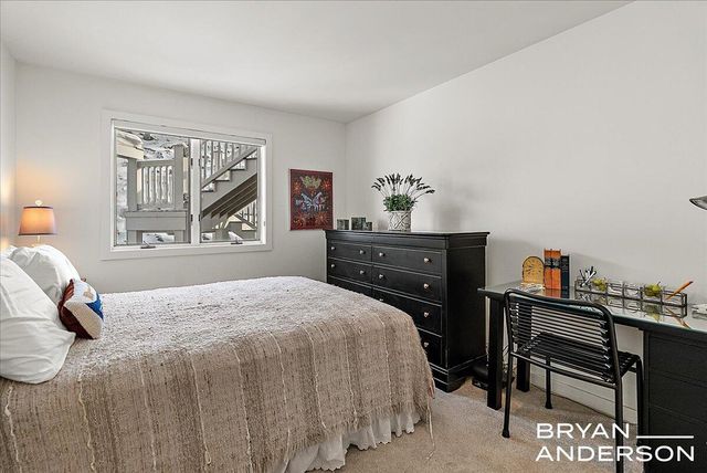 810 S Harbor Drive 16, Grand Haven, MI 49417