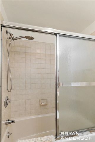 810 S Harbor Drive 16, Grand Haven, MI 49417