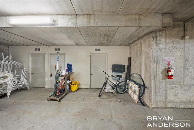 810 S Harbor Drive 16, Grand Haven, MI 49417