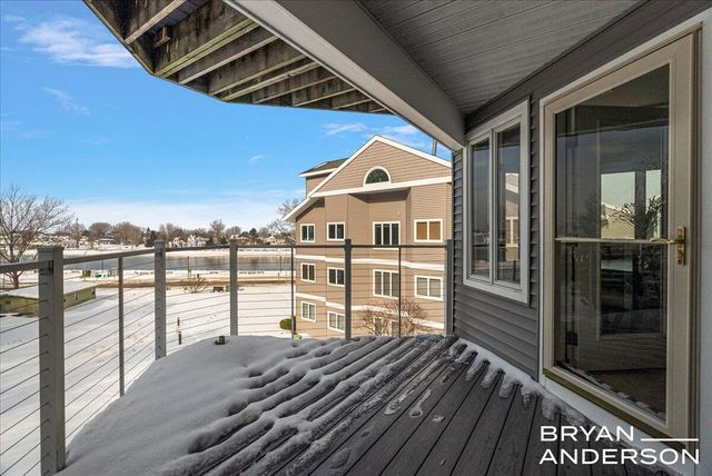810 S Harbor Drive 16, Grand Haven, MI 49417