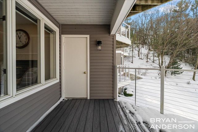 810 S Harbor Drive 16, Grand Haven, MI 49417