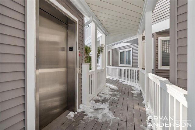 810 S Harbor Drive 16, Grand Haven, MI 49417