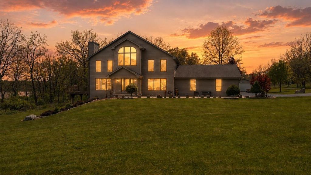 775 County Road A, Edgerton, WI 53534