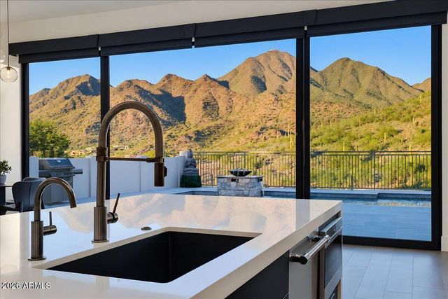 11392 E CARIBBEAN Lane, Scottsdale, AZ 85255